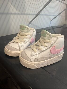 Nike 4c Toddler Kids' Pink Swoosh High-Top Sneakers